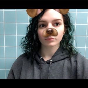 Meet your Posher, Hayley